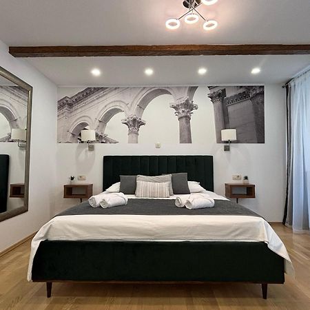 Palace Luxury Room Спліт Екстер'єр фото