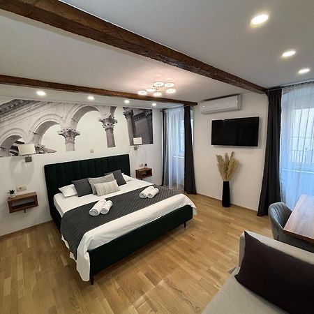 Palace Luxury Room Спліт Екстер'єр фото