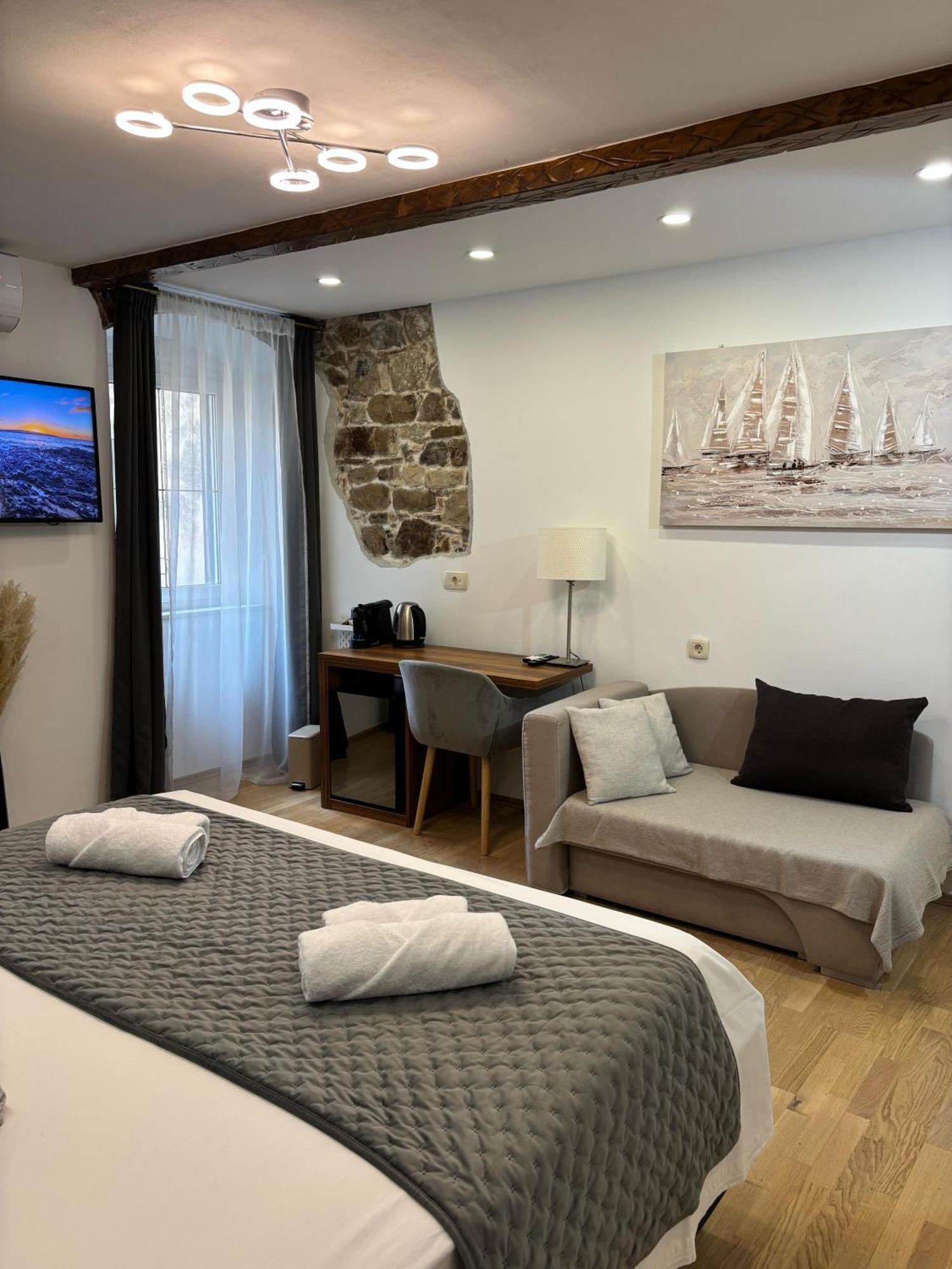 Palace Luxury Room Спліт Екстер'єр фото