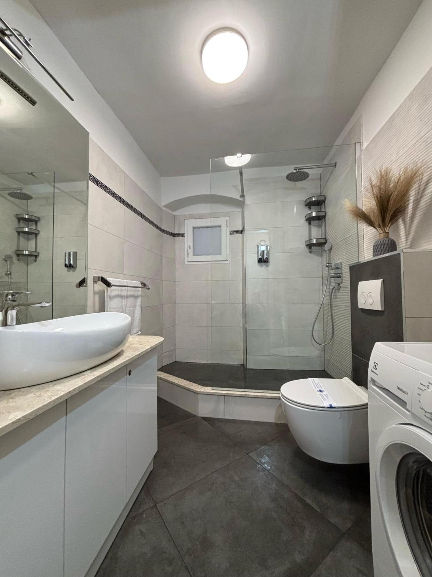 Palace Luxury Room Спліт Екстер'єр фото